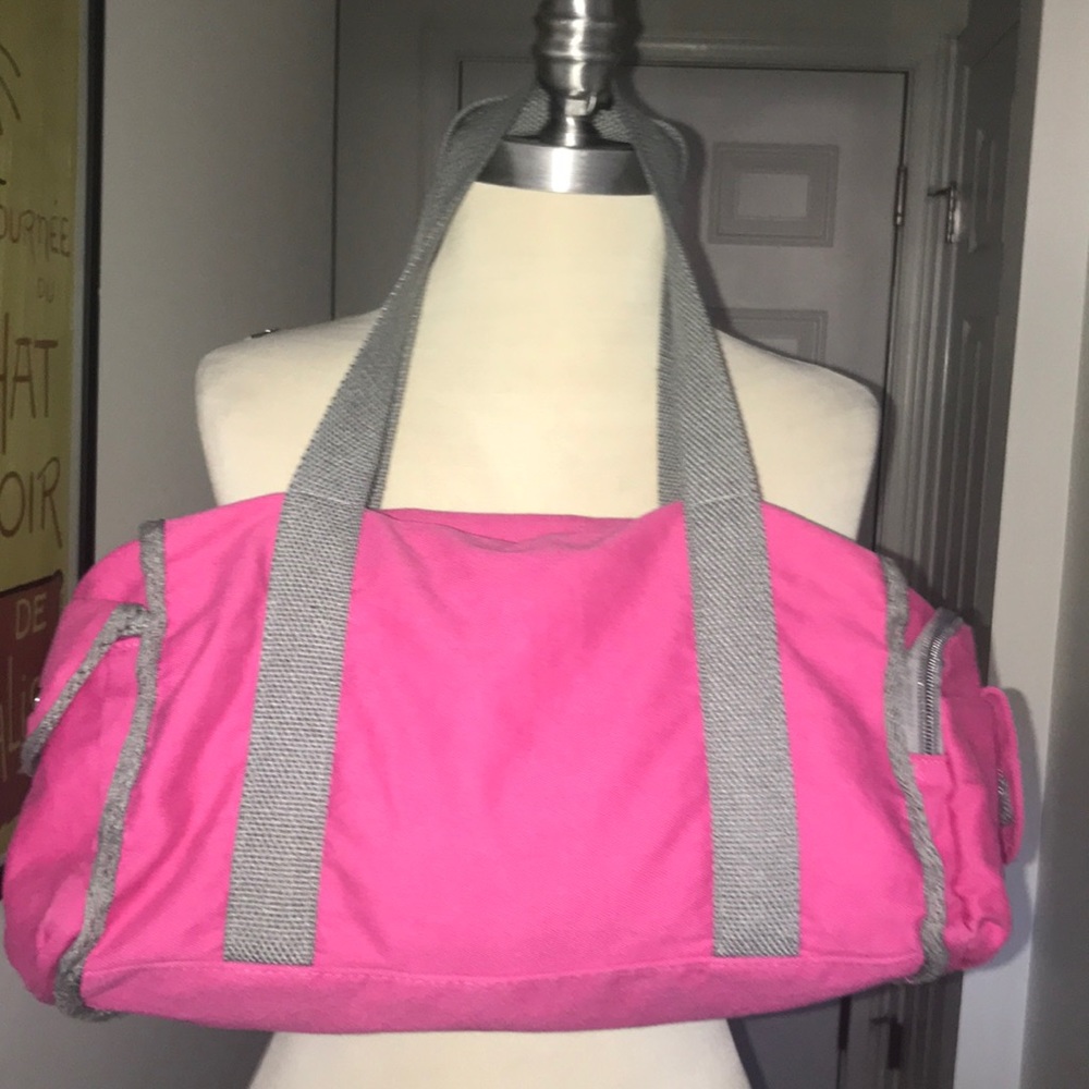 OP pink Barrel bag size Small/ Medium 😘